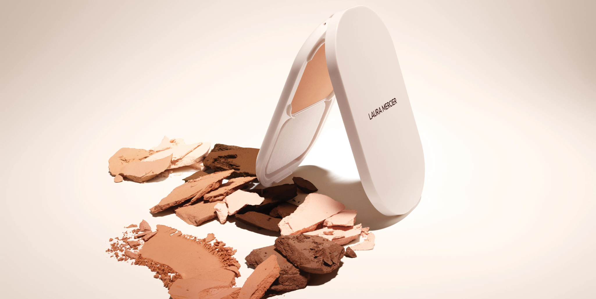 Want a Matte Finish That Doesn’t Look Flat? Here’s How to Apply Powder Foundation the Right Way